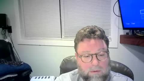 Snapshot of mister_happy567 chatting on February 7, 7:07 am Mr. Happy online show from February 7, 7:07 am