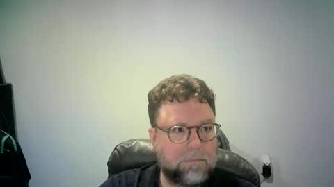 Snapshot of mister_happy567 chatting on October 24, 5:26 am Mr. Happy online show from October 24, 5:26 am