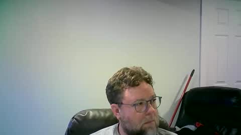 Snapshot of mister_happy567 chatting on November 8, 6:02 am Mr. Happy online show from November 8, 6:02 am