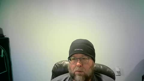 Snapshot of mister_happy567 chatting on November 24, 6:24 am Mr. Happy online show from November 24, 6:24 am