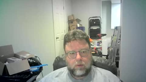Snapshot of mister_happy567 chatting on January 18, 5:55 am Mr. Happy online show from January 18, 5:55 am