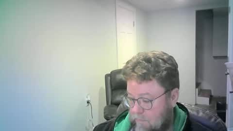 Snapshot of mister_happy567 chatting on February 1, 3:05 am Mr. Happy online show from February 1, 3:05 am
