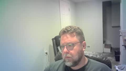 Snapshot of mister_happy567 chatting on February 5, 6:40 am Mr. Happy online show from February 5, 6:40 am