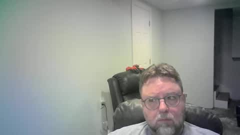 Snapshot of mister_happy567 chatting on February 6, 8:07 am Mr. Happy online show from February 6, 8:07 am