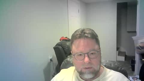 Snapshot of mister_happy567 chatting on February 12, 6:52 am Mr. Happy online show from February 12, 6:52 am