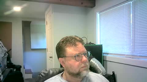 Snapshot of mister_happy567 chatting on June 15, 4:09 pm Mr. Happy online show from June 15, 4:09 pm