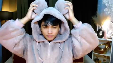 SAINT SACHI  will make your day  online show from December 8, 9:02 am