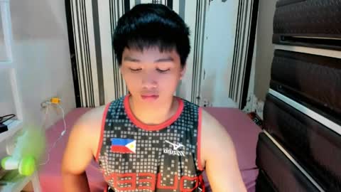 Snapshot of mister_officer chatting on April 1, 10:18 pm SAINT SACHI will make your day online show from April 1, 10:18 pm