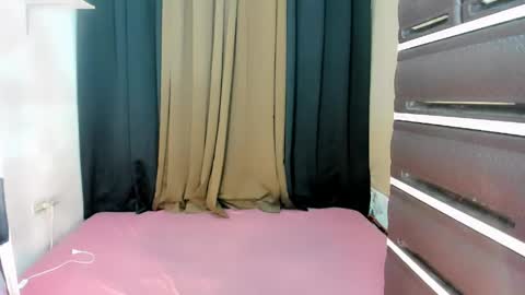 Snapshot of mister_officer chatting on April 12, 6:13 pm SAINT SACHI will make your day online show from April 12, 6:13 pm