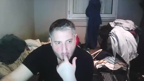 Snapshot of misterbelled chatting on February 24, 11:03 pm misterbelled online show from February 24, 11:03 pm