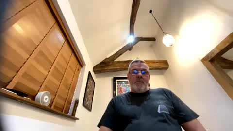 Snapshot of misterblivs chatting on December 19, 8:34 am Misterblivs online show from December 19, 8:34 am