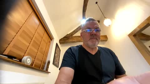 Snapshot of misterblivs chatting on December 28, 7:44 am Misterblivs online show from December 28, 7:44 am