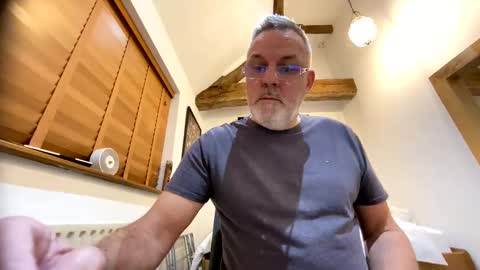 Snapshot of misterblivs chatting on January 7, 7:52 am Misterblivs online show from January 7, 7:52 am