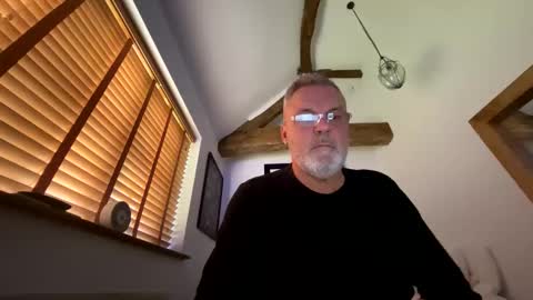 Snapshot of misterblivs chatting on November 2, 3:36 pm Misterblivs online show from November 2, 3:36 pm