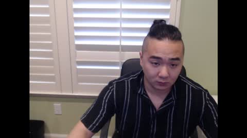 Snapshot of misterlionking chatting on December 9, 10:30 pm Eric online show from December 9, 10:30 pm