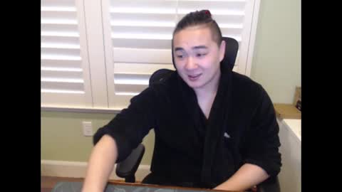 Snapshot of misterlionking chatting on March 5, 9:59 pm Eric online show from March 5, 9:59 pm