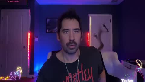 Snapshot of mistermikey24 chatting on October 20, 6:58 am Mikey Jerkoff online show from October 20, 6:58 am