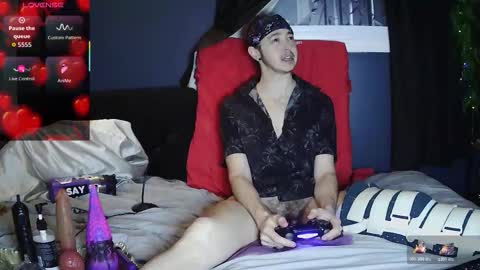 Snapshot of mistervexi chatting on December 2, 1:22 am Mx. Vex online show from December 2, 1:22 am