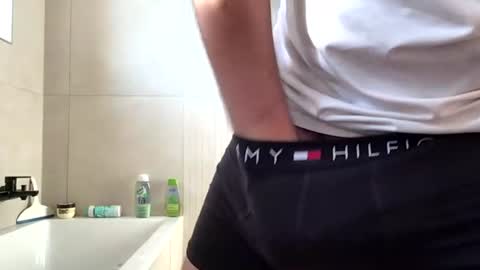 Snapshot of misterxy567 chatting on June 29, 4:40 pm misterxy567 online show from June 29, 4:40 pm