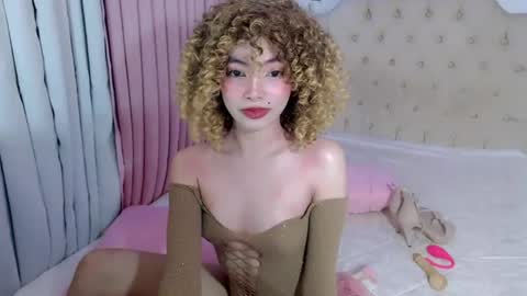 CRISHA  online show from June 22, 6:16 pm