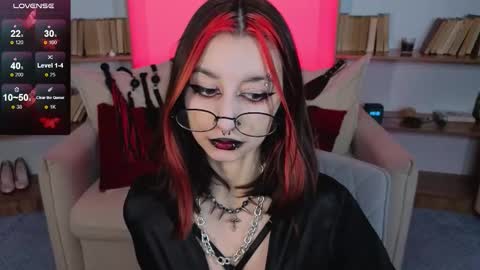 Marcelline online show from November 16, 11:05 am