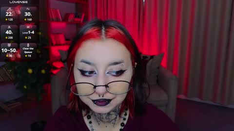 Snapshot of mistress__marcelline chatting on May 22, 1:57 am Marcelline online show from May 22, 1:57 am