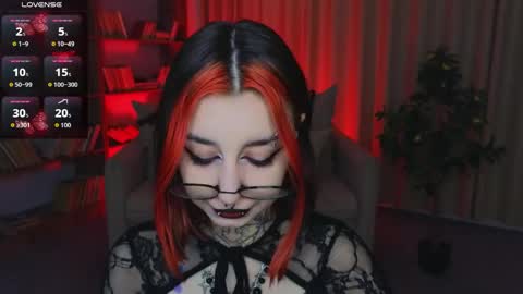 Snapshot of mistress__marcelline chatting on June 2, 2:13 am Marcelline online show from June 2, 2:13 am