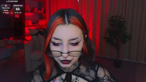 Snapshot of mistress__marcelline chatting on June 12, 2:32 am Marcelline online show from June 12, 2:32 am
