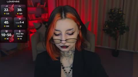 Snapshot of mistress__marcelline chatting on June 17, 1:30 am Marcelline online show from June 17, 1:30 am