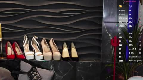 Darsy online show from October 3, 1:52 pm