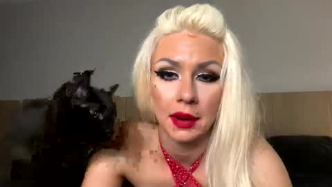 mistress_heidi33 online show from May 3, 12:49 am