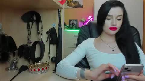 Snapshot of mistress_kristi chatting on May 19, 7:42 pm Mistress Kristi online show from May 19, 7:42 pm