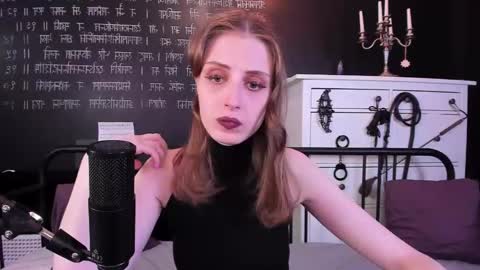 Snapshot of mistress_marlene chatting on January 18, 3:38 pm Mistress Marlene online show from January 18, 3:38 pm