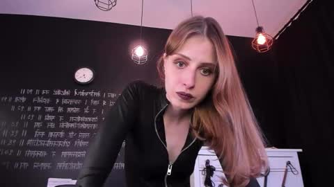Snapshot of mistress_marlene chatting on January 25, 3:20 pm Mistress Marlene online show from January 25, 3:20 pm