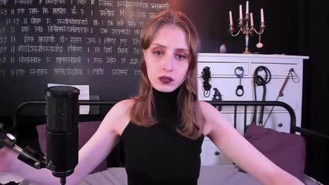 Snapshot of mistress_marlene chatting on January 26, 4:09 pm Mistress Marlene online show from January 26, 4:09 pm
