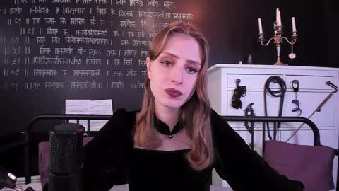 Snapshot of mistress_marlene chatting on February 11, 11:54 am Mistress Marlene online show from February 11, 11:54 am