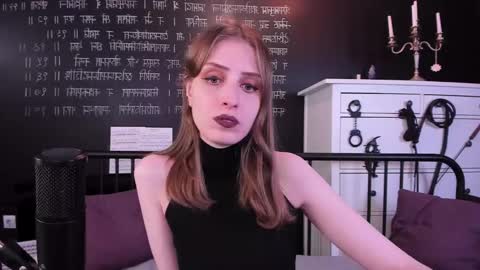 Snapshot of mistress_marlene chatting on February 16, 1:16 pm Mistress Marlene online show from February 16, 1:16 pm