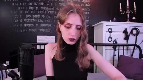 Snapshot of mistress_marlene chatting on February 16, 4:21 pm Mistress Marlene online show from February 16, 4:21 pm