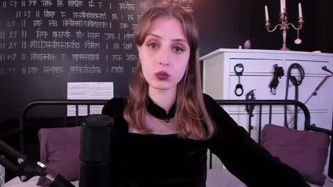 Snapshot of mistress_marlene chatting on February 18, 6:26 pm Mistress Marlene online show from February 18, 6:26 pm