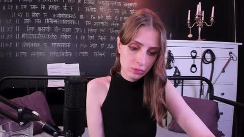 Snapshot of mistress_marlene chatting on February 25, 1:28 pm Mistress Marlene online show from February 25, 1:28 pm