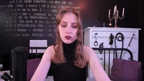 Snapshot of mistress_marlene chatting on March 9, 12:20 pm Mistress Marlene online show from March 9, 12:20 pm