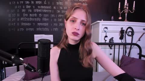 Snapshot of mistress_marlene chatting on March 9, 6:32 pm Mistress Marlene online show from March 9, 6:32 pm
