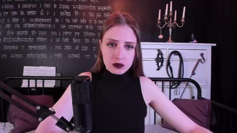 Snapshot of mistress_marlene chatting on June 5, 8:09 am Mistress Marlene online show from June 5, 8:09 am