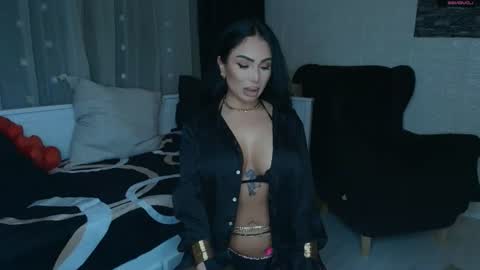 Snapshot of mistress_meryem chatting on June 23, 9:57 pm mistress_meryem online show from June 23, 9:57 pm