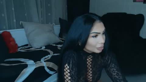 Snapshot of mistress_meryem chatting on July 4, 9:43 pm mistress_meryem online show from July 4, 9:43 pm