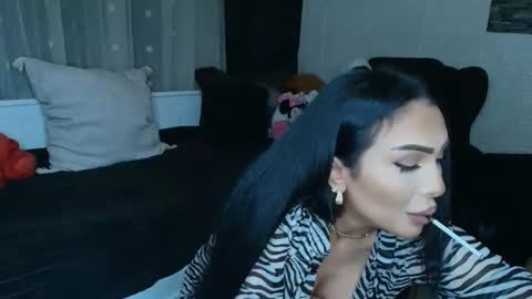 Snapshot of mistress_meryem chatting on July 13, 10:23 pm mistress_meryem online show from July 13, 10:23 pm