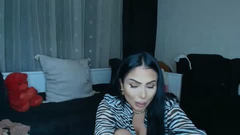 Snapshot of mistress_meryem chatting on July 14, 2:05 am mistress_meryem online show from July 14, 2:05 am