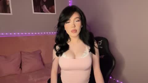 Snapshot of mistress_of_hearts chatting on October 12, 8:08 pm Mia online show from October 12, 8:08 pm