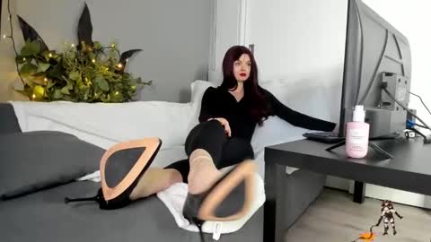 Snapshot of mistress_succubus chatting on March 21, 5:23 am MistressSuccubus online show from March 21, 5:23 am