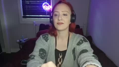 Snapshot of mistresslolamischief chatting on August 8, 9:28 pm Mistress Mischief online show from August 8, 9:28 pm